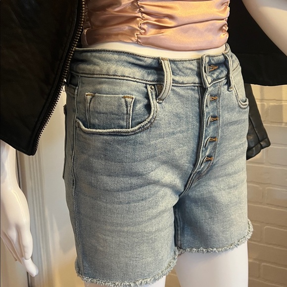 Aqua High Waisted Button Fly Denim Shorts
Size 26 - Picture 2 of 7